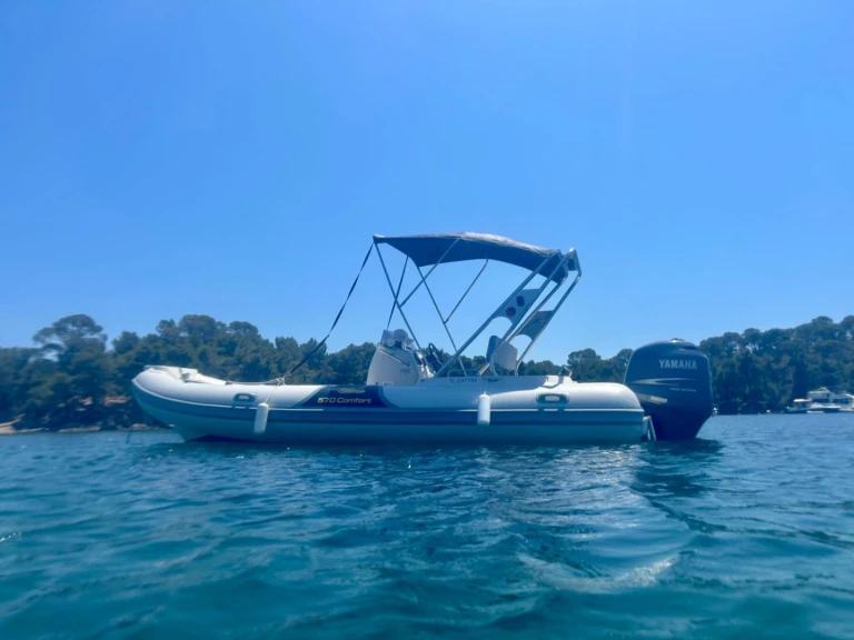 Motonautica-Vesuviana MV 570 Comfort da affittare a  Hyères