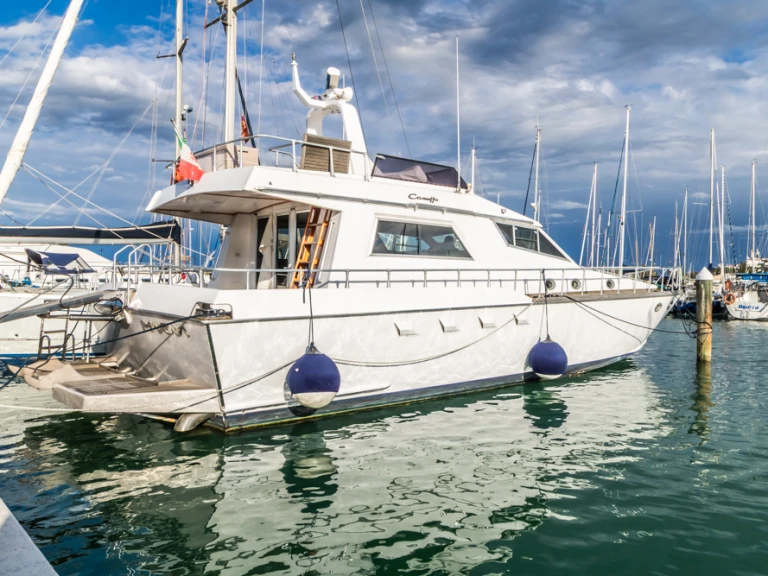 Camuffo C52 da affittare a  Marina di Pisa