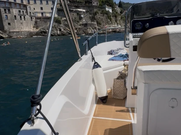 Noleggio Barca a motore con o senza skipper Idea Marine a Salerno