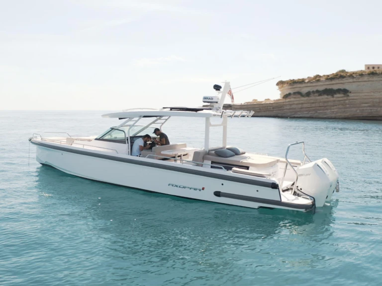 Noleggio a Port Cogolin – Axopar Axopar 37 Sun-Top su SamBoat