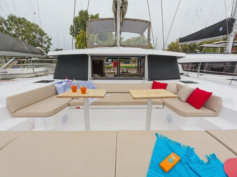 Noleggio Catamarano Bali con patente nautica