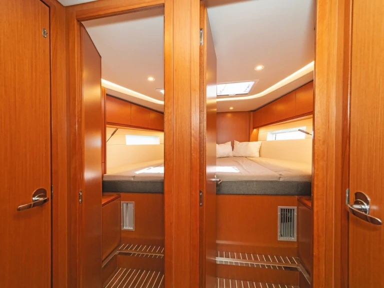 Noleggio barche Álimos economico Bavaria C57