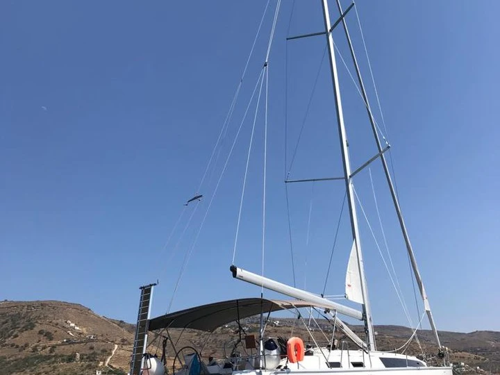 Bavaria Cruiser 51 da affittare a  Álimos