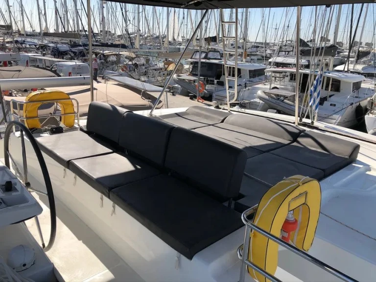Noleggio Catamarano Lagoon con patente nautica