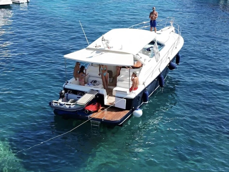 Uniesse 42 open da affittare a  Porto Rotondo