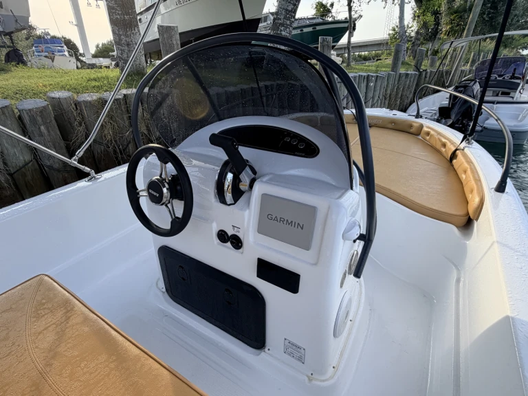 Noleggio barche Ranieri Shark 19 a Bevazzana su Samboat