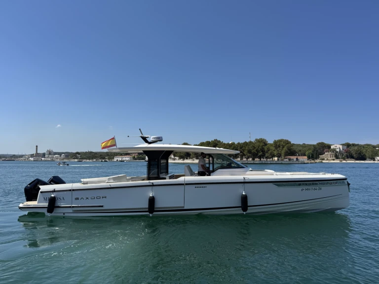 Noleggiare una Saxdor SAXDOR 400 GTS a Mahon Port