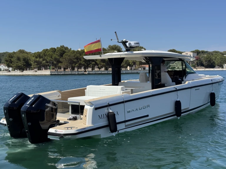 Noleggiare una Saxdor SAXDOR 400 GTS a Mahon Port