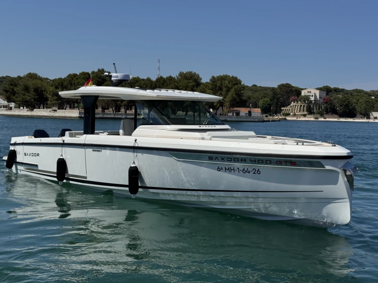Noleggio barche Mahon Port economico SAXDOR 400 GTS