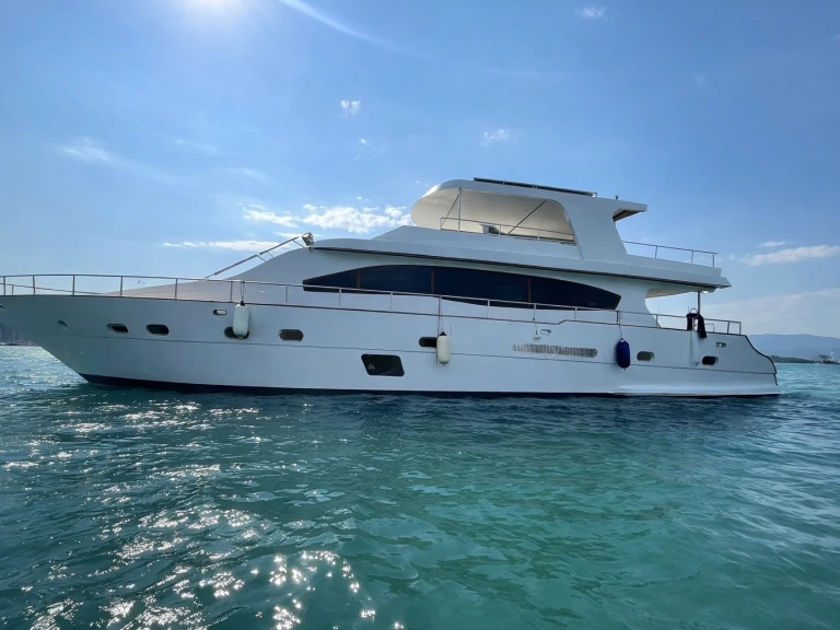 Noleggio Barca a motore Custom Made con patente nautica