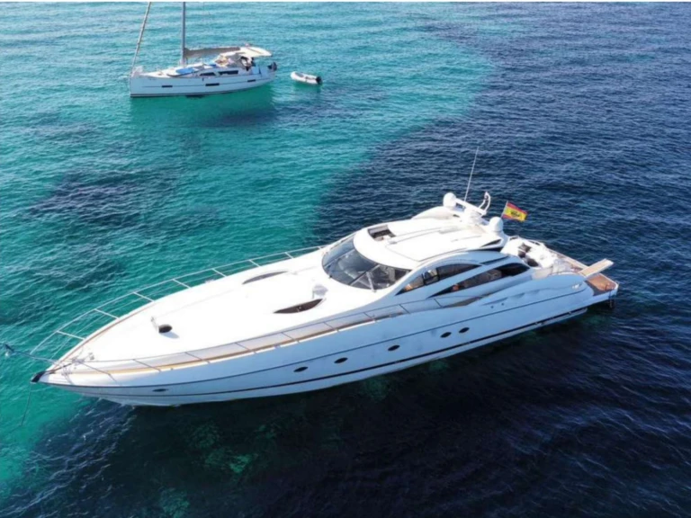 Noleggio Yacht di lusso Sunseeker con patente nautica
