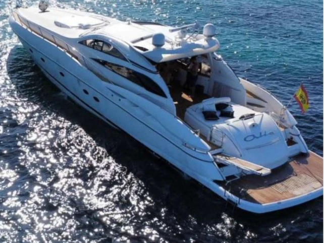Yacht di lusso a noleggio a Roses al miglior prezzo