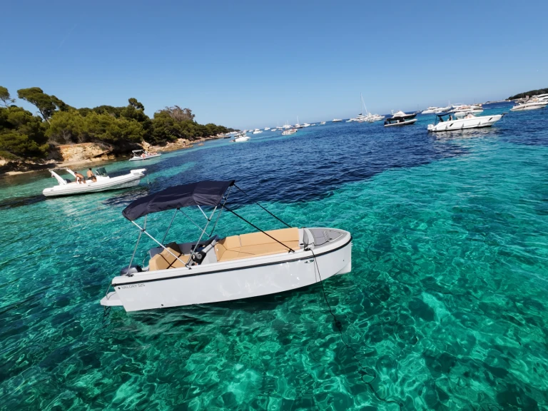 Noleggio barche Mandelieu-la-Napoule economico BlueWater 170