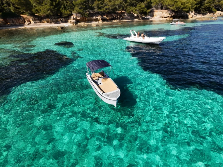 Noleggio Barca a motore a Mandelieu-la-Napoule – Poseidon BlueWater 170