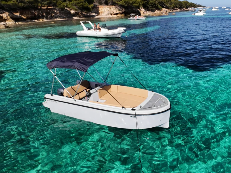 Noleggio a Mandelieu-la-Napoule – Poseidon BlueWater 170 su SamBoat