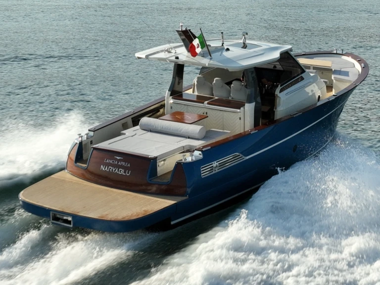 Noleggio Barca a motore Lancia Aprea con patente nautica