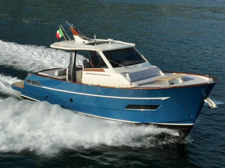 Lancia Aprea 42 da affittare a  Sorrento