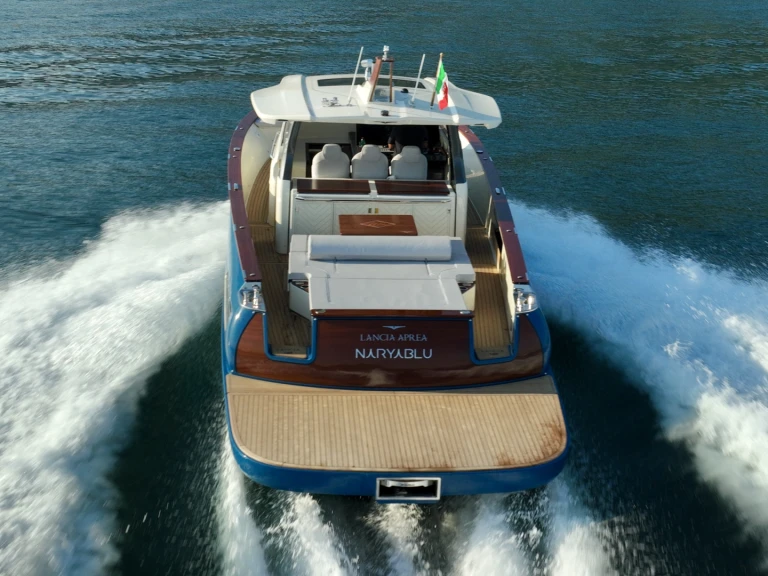 Noleggio a Sorrento – Lancia Aprea 42 su SamBoat