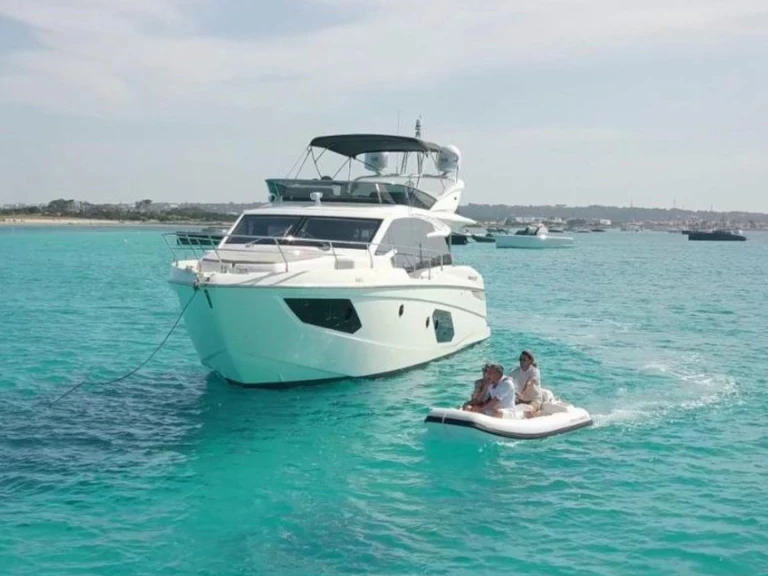 Noleggio Barca a motore Absolute Yachts con patente nautica