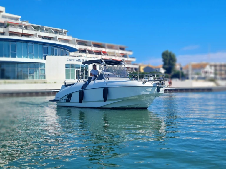 Noleggiare una Bénéteau Flyer 8.8 SUNdeck a Saint-Raphaël