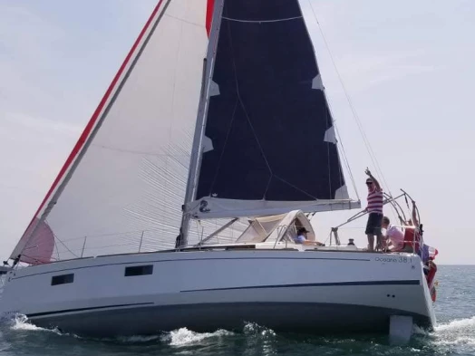 Noleggio Barca a vela Bénéteau con patente nautica