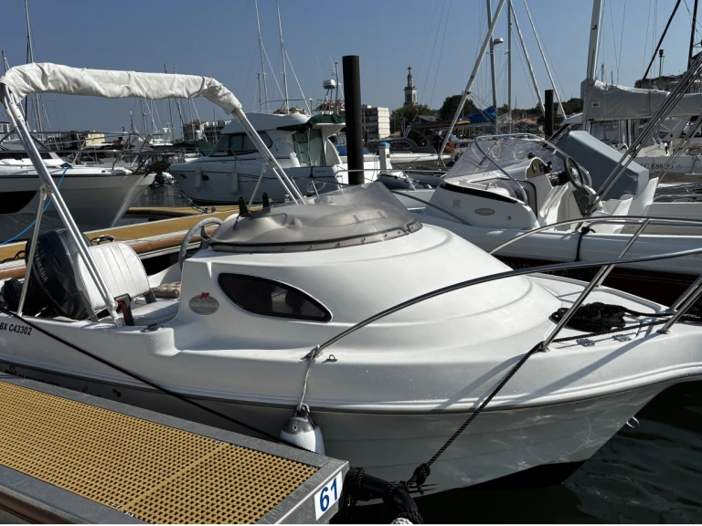 Noleggio Barca a motore Quicksilver con patente nautica