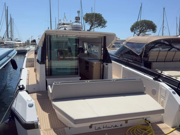 Barca a motore a noleggio a Beaulieu-sur-Mer al miglior prezzo