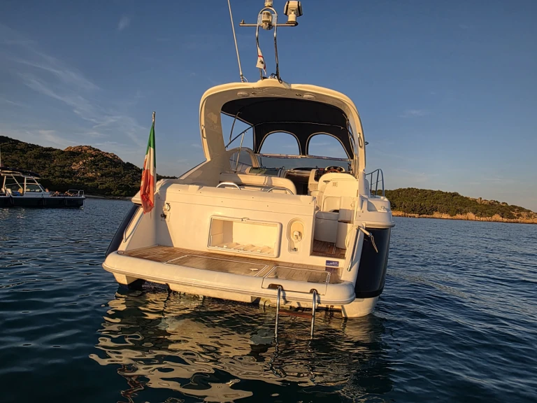 Barca a motore a noleggio a Porto Rotondo al miglior prezzo