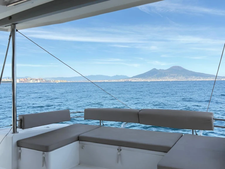 Noleggio Catamarano con o senza skipper Bali a Rada di Napoli