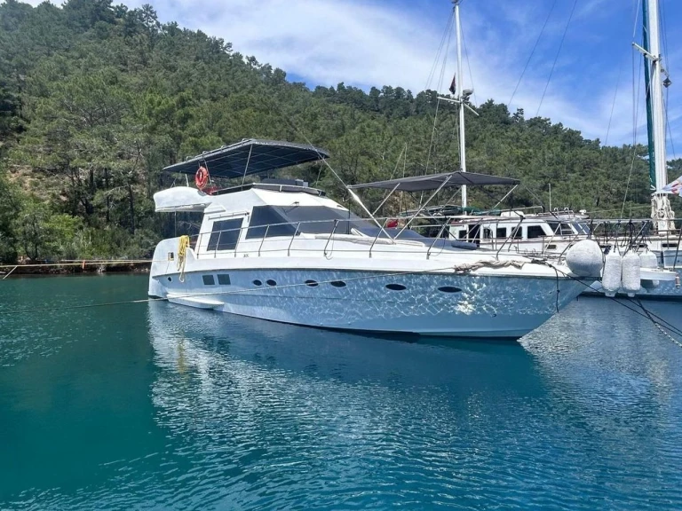 Noleggio Barca a motore Custom Made con patente nautica