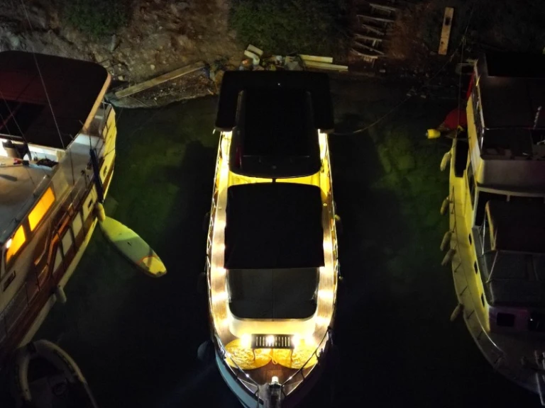 Noleggio Barca a motore con o senza skipper Custom Made a Göcek