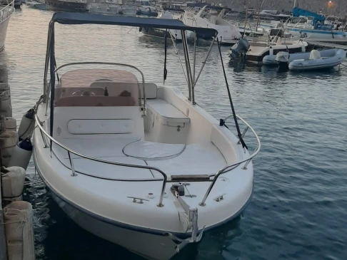 Noleggio a Amalfi – Saver Saver 690 Open su SamBoat