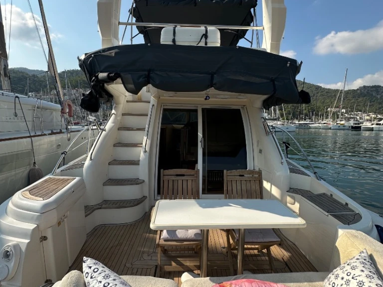 Barca a motore a noleggio a Göcek al miglior prezzo