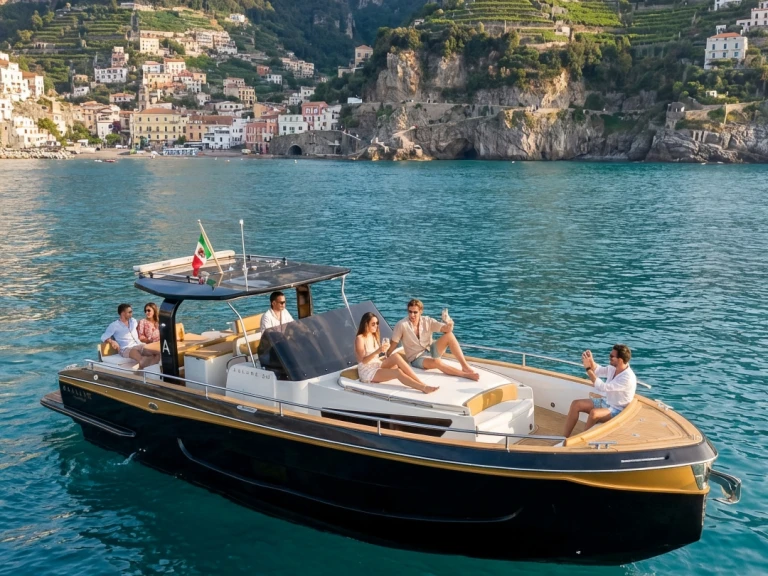 Noleggiare una Allure 38 a Positano