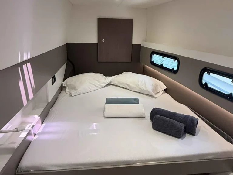 Noleggio Catamarano con o senza skipper Bali a Rada di Napoli