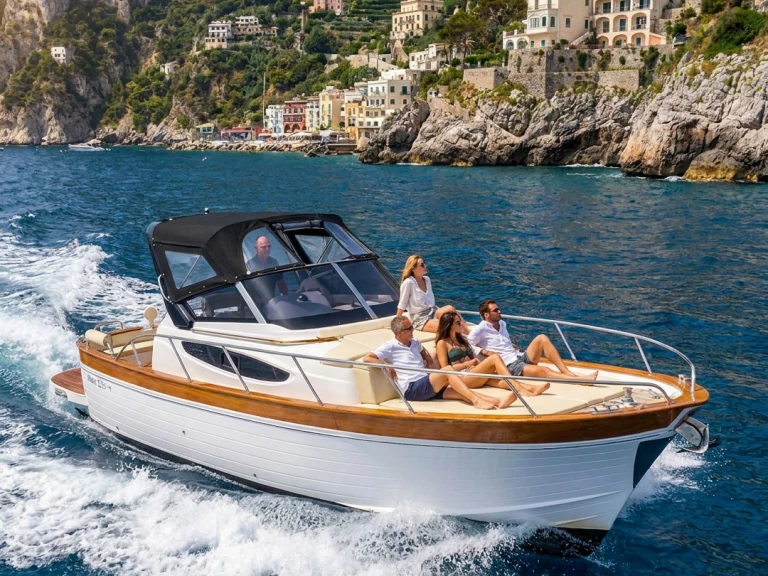 Gozzo Libeccio 32WA da affittare a  Sorrento