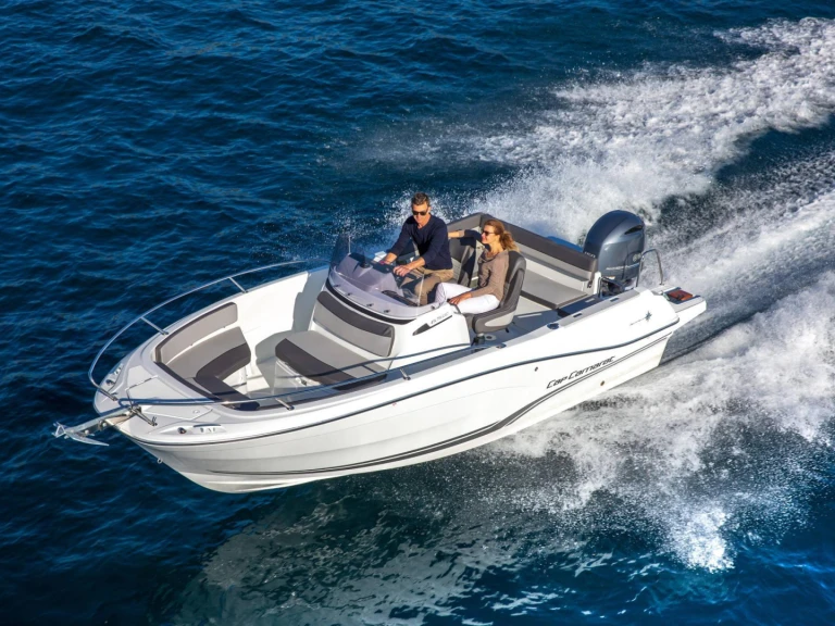 Noleggio barche Jeanneau CAP CAMARAT 6,5 CC Style a Le Lavandou su Samboat