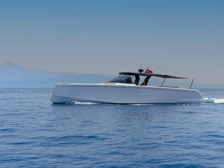 Noleggio Barca a motore Custom Made con patente nautica
