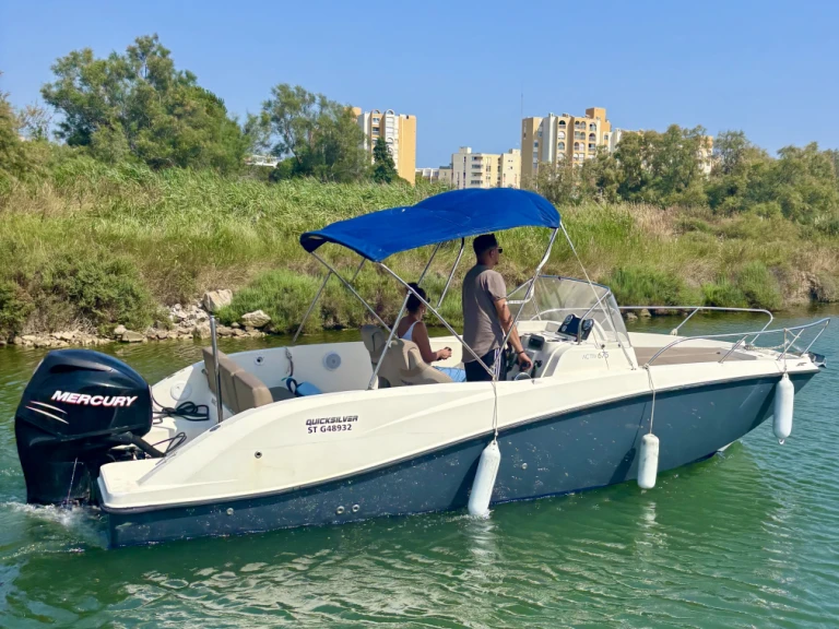 Noleggiare una Quicksilver Activ 675 Sundeck a Carnon-Plage