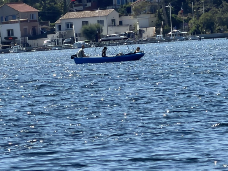Noleggio Barca a motore Yac fun  con patente nautica