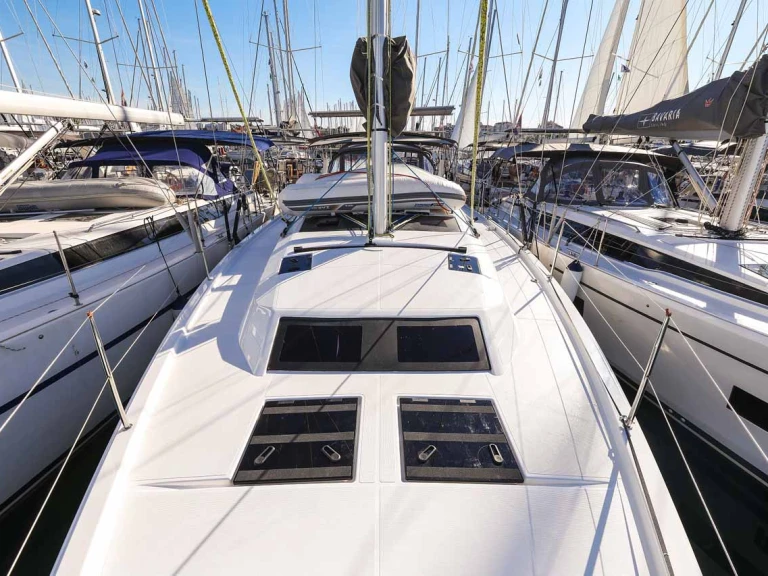 Noleggio Barca a vela con o senza skipper Dufour a Trogir