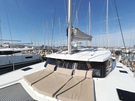 Noleggio barche Fountaine Pajot Lucia 40 a Trogir su Samboat