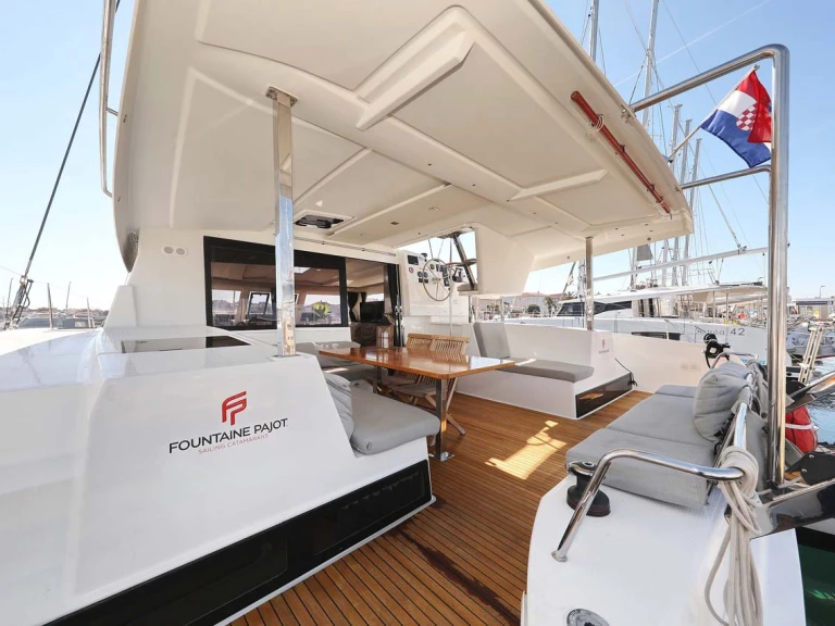 Noleggio Catamarano con o senza skipper Fountaine Pajot a Trogir