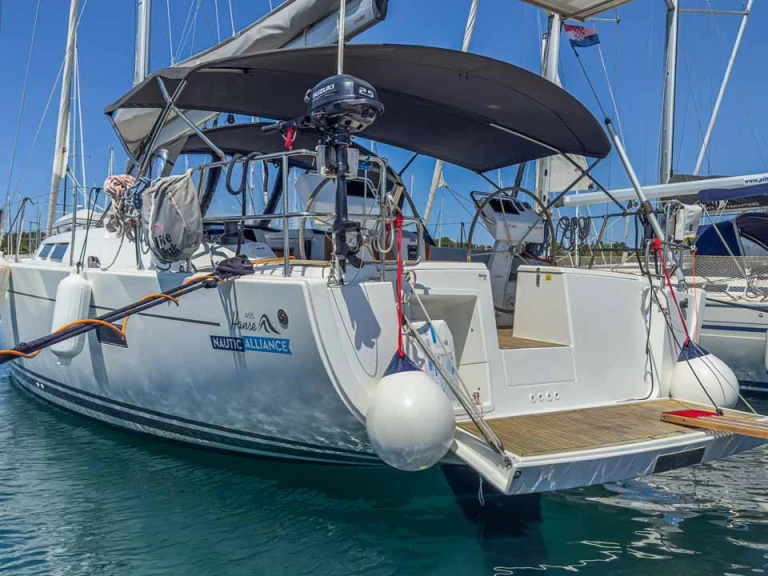 Noleggio barche Pola economico Hanse 455