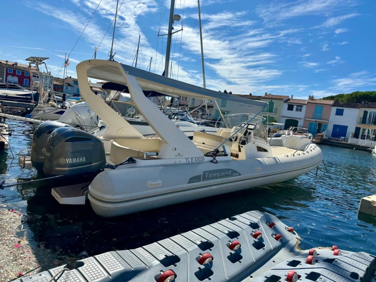 Noleggio Gommone Capelli con patente nautica