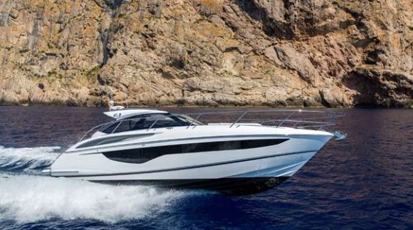 Noleggio Barca a motore con o senza skipper Princess a Port de Sitges Aiguadolç