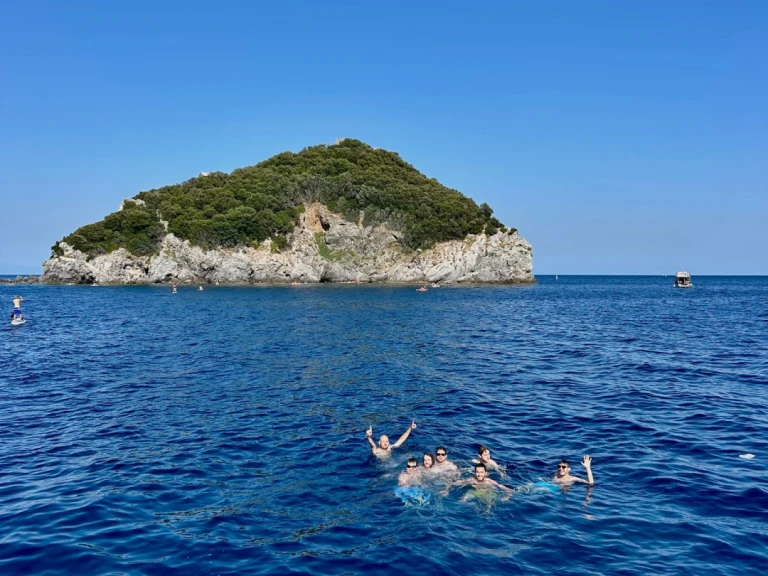 Noleggio Barca a motore Mochi Craft con patente nautica