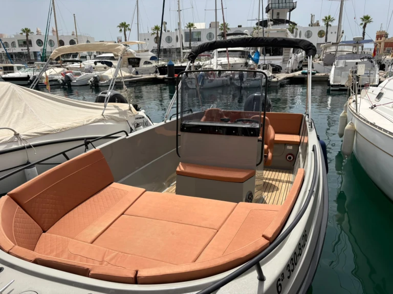 Noleggio barche Giant 600 SPORT a Port d'Alicante su Samboat