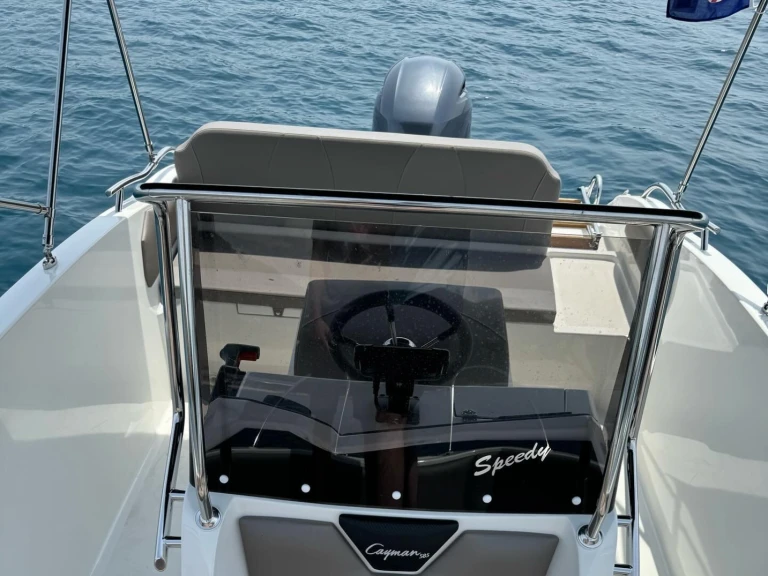 Noleggio barche speedy Cayman 585 a Trogir su Samboat