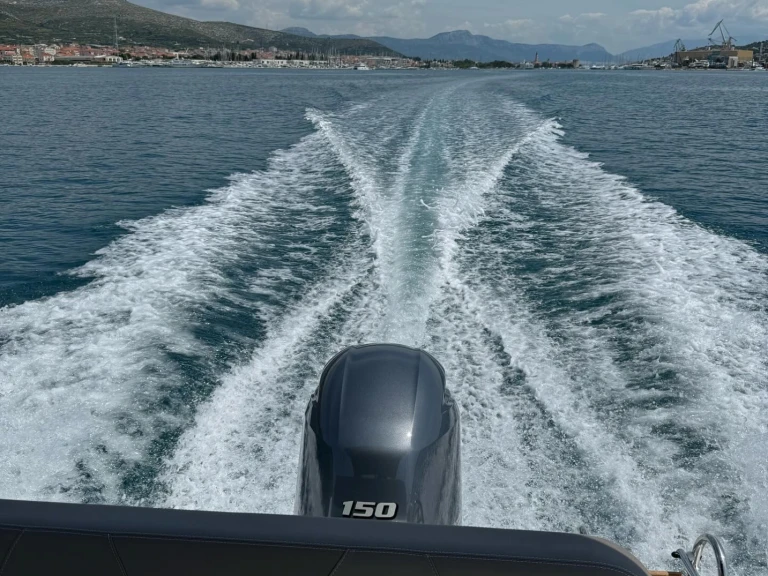 Noleggio Barca a motore con o senza skipper speedy a Trogir